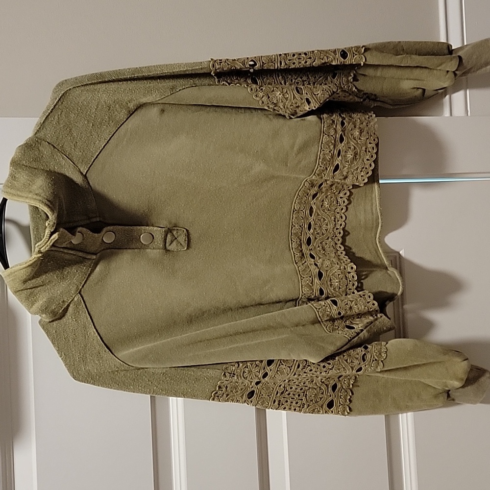 Crop lace sweatshirt